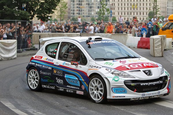 Turán Friciék Peugeot-ja