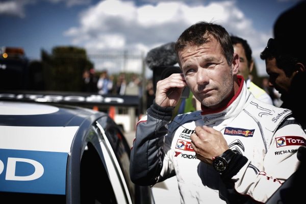Sébastien Loeb megmutatta, hogy esőben mesterien vezet. A francia idei 2. sikerét aratta