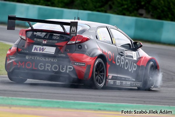 Michelisznek az első futómű hibájából félbe kellett szakítania az időmérőt. Pedig olyan jól indult...