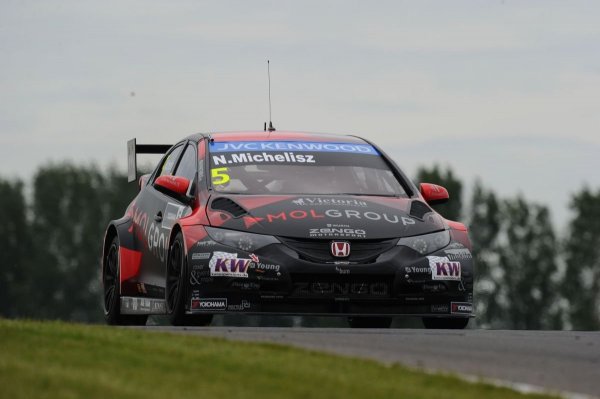 Michelisz Norbi kiegyensúlyozott versenyzéssel, megérdemelten jött be harmadiknak. Megvan a dobogó!