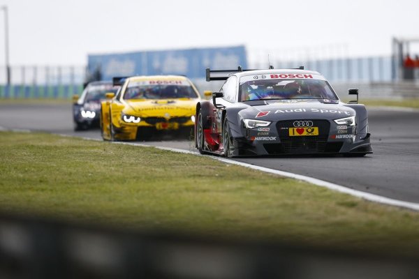 Mortara és Glock nagyot csatázott a 3. helyért. Kétszer ütköztek, az olasz visszaengedte a pozíciót, majd újból megelőzte a németet