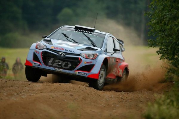 Neuville pontos versenyzéssel tartotta meg 3. helyét