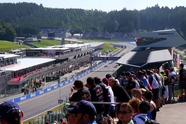 Dietrich Mateschitz kis Abu-Dzabit varázsolt a stájer hegyek közé, a hírek szerint 70 millió euróért. Vajon versenghet-e ezzel a Hungaroring?
