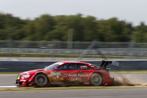 Miután az első kanyarban a kavicságyba kényszerítették, Miguel Molina a 12. helyet tudta megmenteni