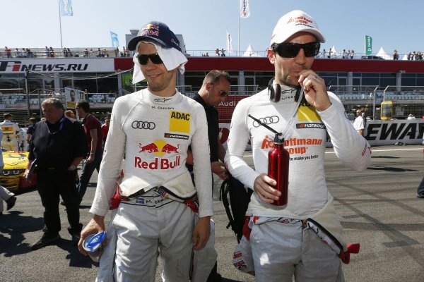 Ekström (balra) csak a fejére tett hideg vizes törülközővel tudta elviselni a hőséget 