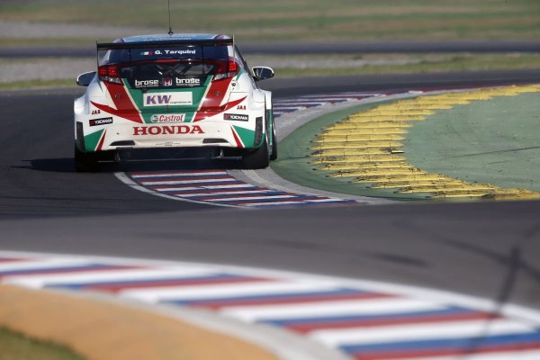 A négynapos tesztelés fejlesztéseivel kiálló gyári Hondák az első futamban alulmaradtak a Zengő-Hondával szemben