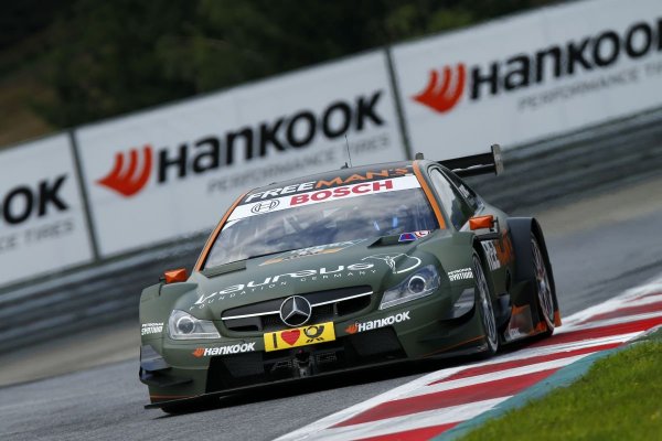 Feltámadt a Mercedes: Wickens a Norisring után Spielbergben szárazon is megszerezte a pole-t
