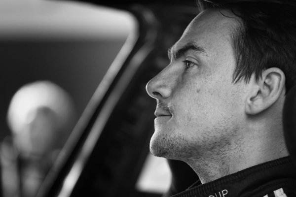 Fekete-fehér jövőkép. Michelisz úgy döntött, marad a bevált régebbi fejlesztésű futóműnél