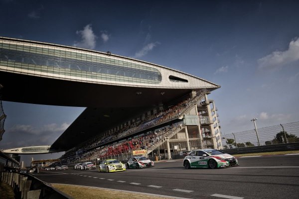 A sanghaji második futamon a Hondák kerültek főszerepbe, hála a fordított rajtsorrendnek