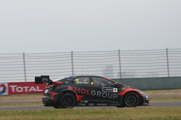 Az első futamon Michelisz Norbi volt a legjobb Honda-pilóta; a másodikon kis szerencsével negyedik lett