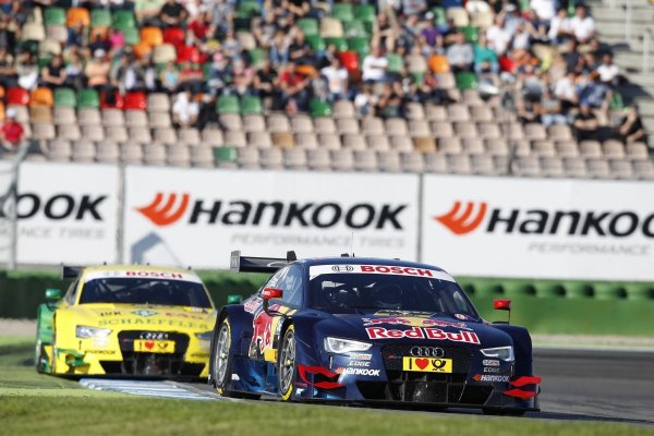 Ekström és Rockenfeller előretörését segítette, hogy az elején bevállalták a kemény gumikat, így a végén nem volt ellenfelük